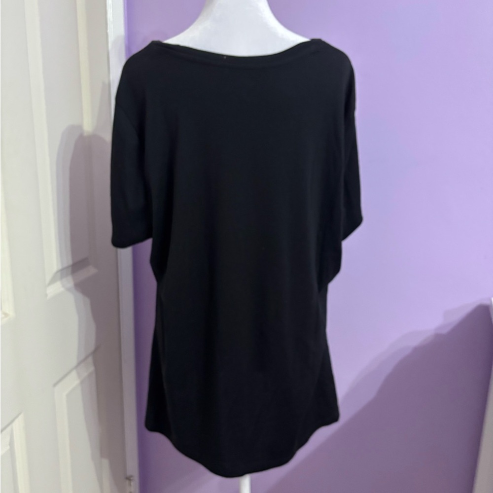 Old Navy Slim Fit Tee Shirt - Picture 2 of 3